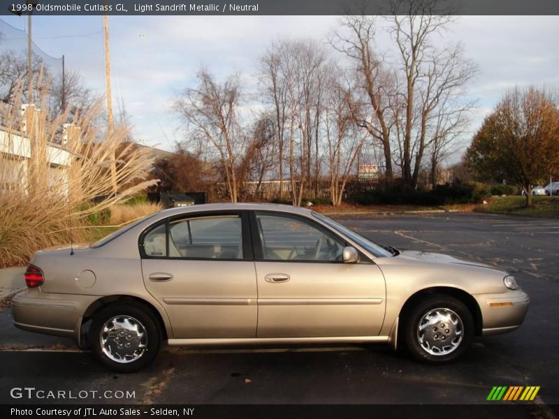 Light Sandrift Metallic / Neutral 1998 Oldsmobile Cutlass GL