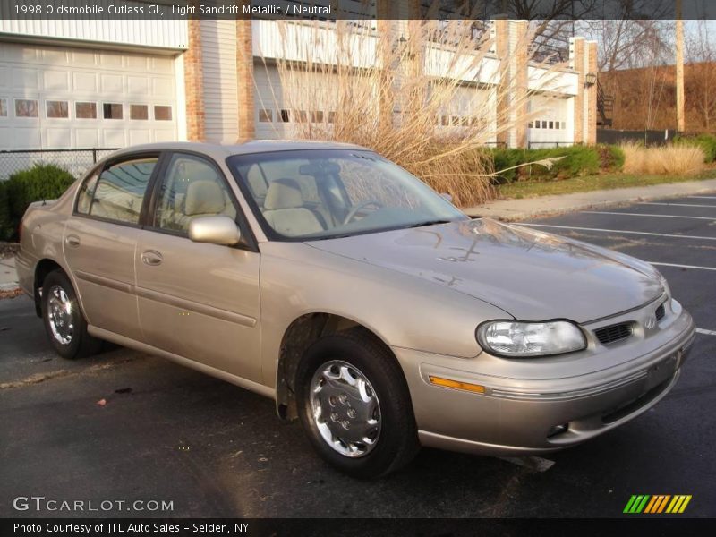 Light Sandrift Metallic / Neutral 1998 Oldsmobile Cutlass GL