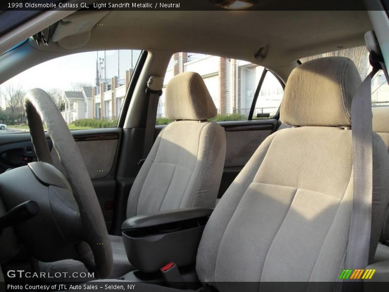 Light Sandrift Metallic / Neutral 1998 Oldsmobile Cutlass GL
