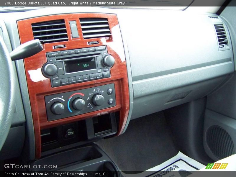 Bright White / Medium Slate Gray 2005 Dodge Dakota SLT Quad Cab