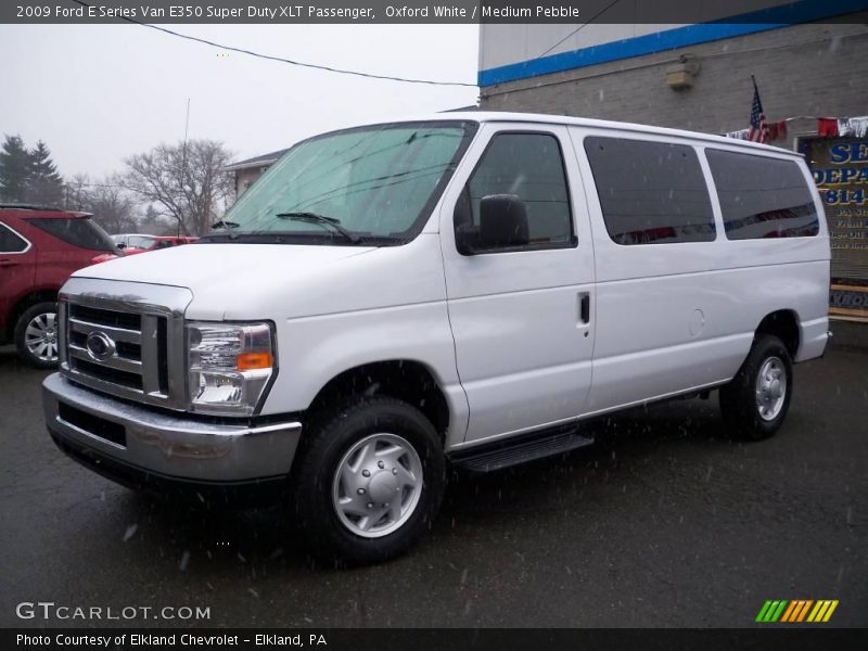 Oxford White / Medium Pebble 2009 Ford E Series Van E350 Super Duty XLT Passenger