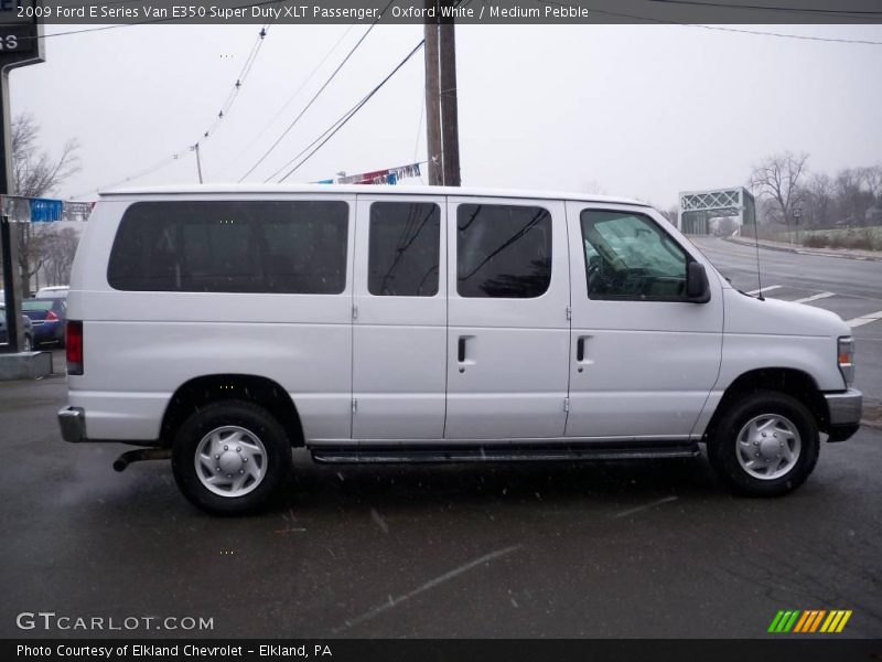 Oxford White / Medium Pebble 2009 Ford E Series Van E350 Super Duty XLT Passenger