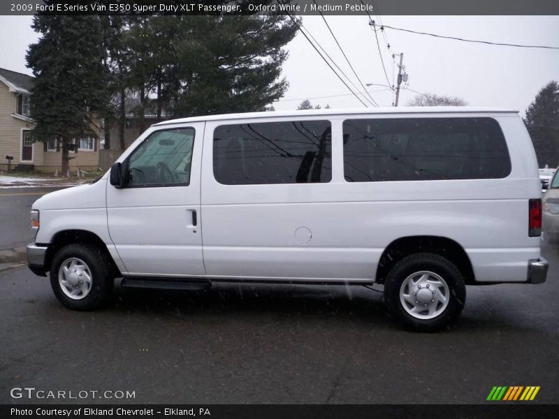 Oxford White / Medium Pebble 2009 Ford E Series Van E350 Super Duty XLT Passenger