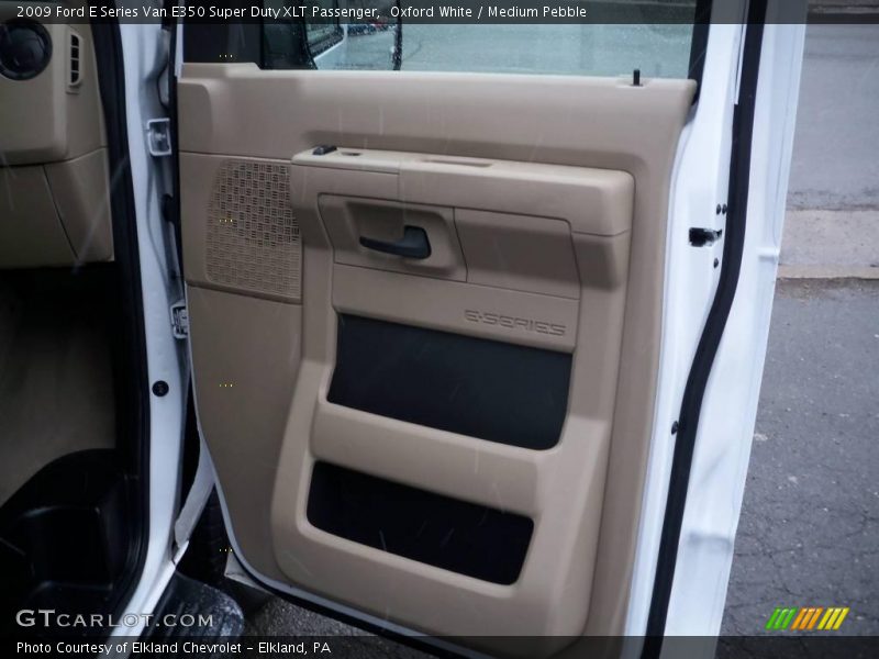 Oxford White / Medium Pebble 2009 Ford E Series Van E350 Super Duty XLT Passenger