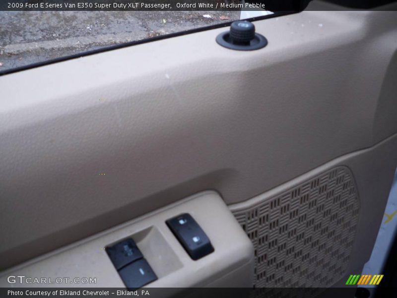 Oxford White / Medium Pebble 2009 Ford E Series Van E350 Super Duty XLT Passenger