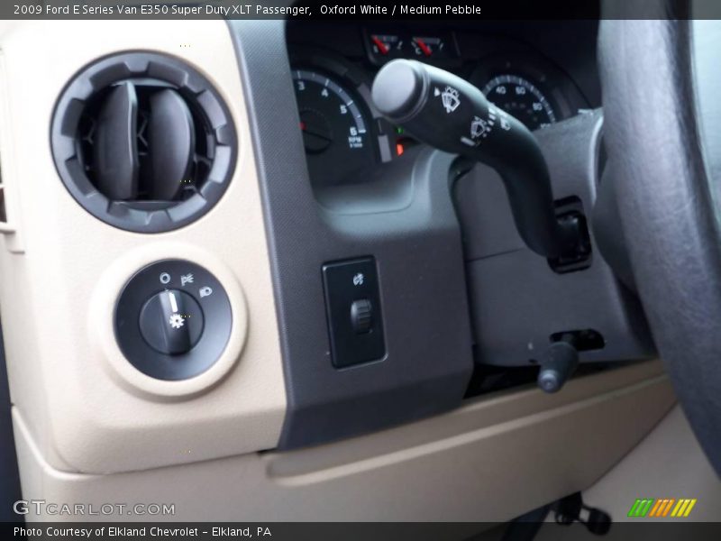 Oxford White / Medium Pebble 2009 Ford E Series Van E350 Super Duty XLT Passenger
