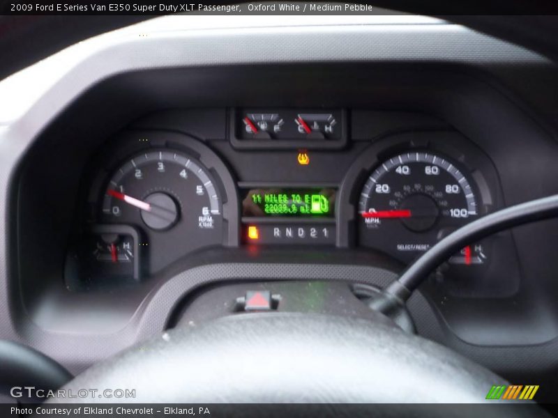 Oxford White / Medium Pebble 2009 Ford E Series Van E350 Super Duty XLT Passenger
