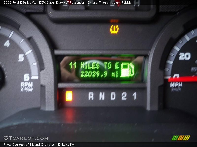 Oxford White / Medium Pebble 2009 Ford E Series Van E350 Super Duty XLT Passenger