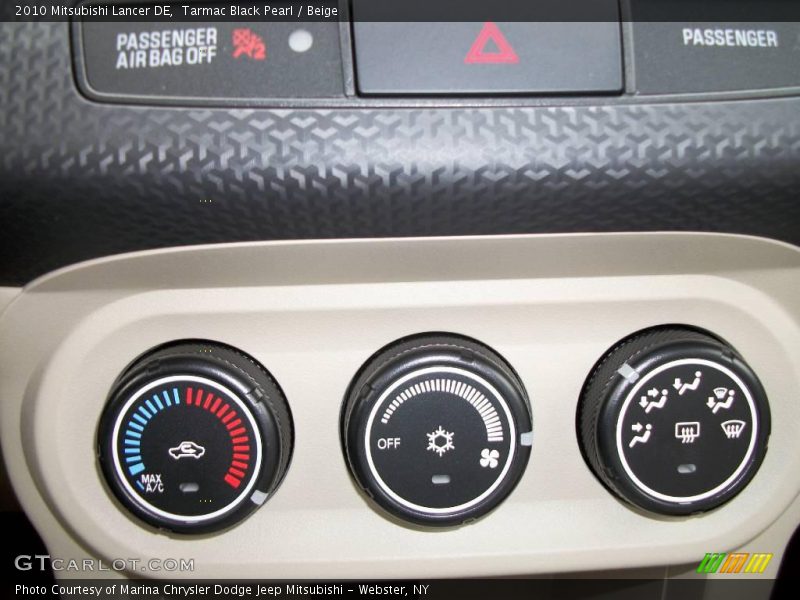 Tarmac Black Pearl / Beige 2010 Mitsubishi Lancer DE