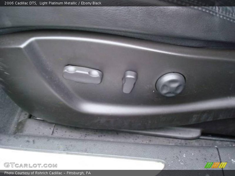 Light Platinum Metallic / Ebony Black 2006 Cadillac DTS