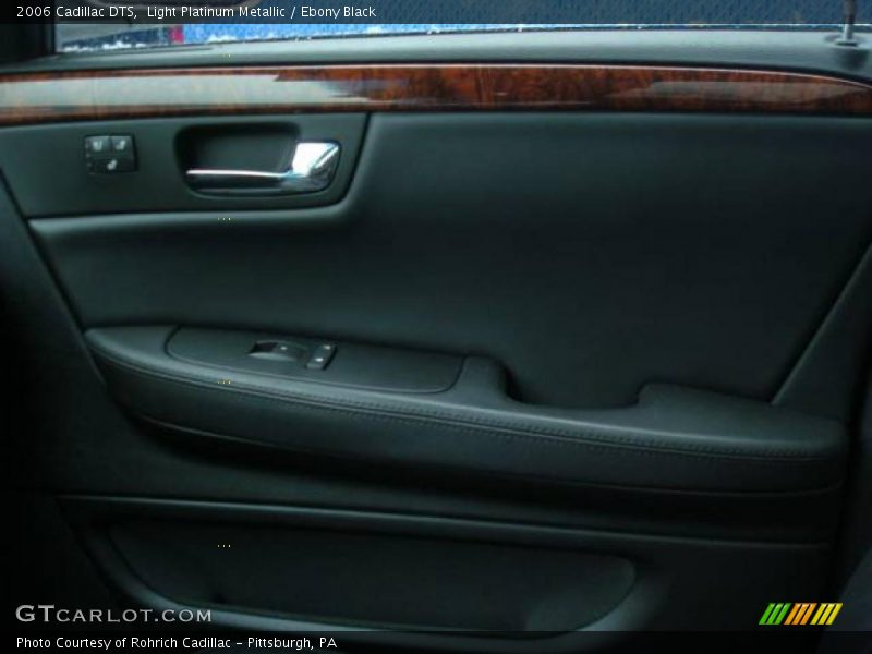 Light Platinum Metallic / Ebony Black 2006 Cadillac DTS