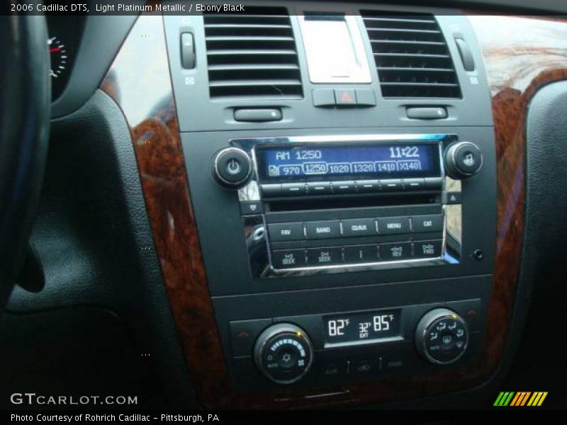 Light Platinum Metallic / Ebony Black 2006 Cadillac DTS