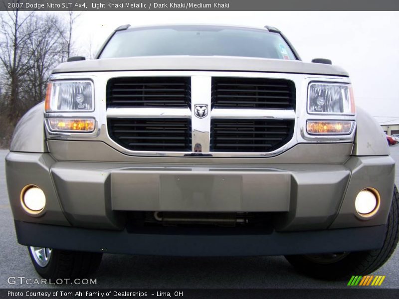 Light Khaki Metallic / Dark Khaki/Medium Khaki 2007 Dodge Nitro SLT 4x4