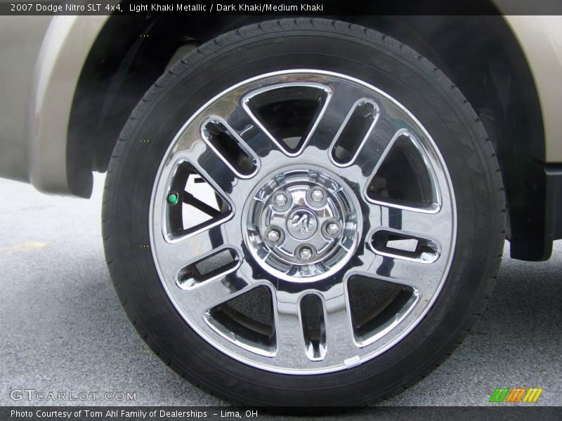 Light Khaki Metallic / Dark Khaki/Medium Khaki 2007 Dodge Nitro SLT 4x4