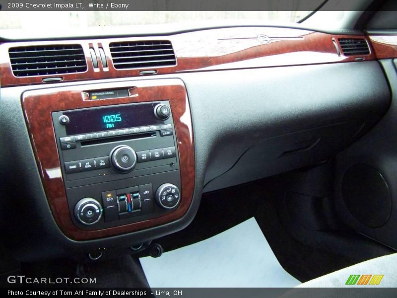 White / Ebony 2009 Chevrolet Impala LT
