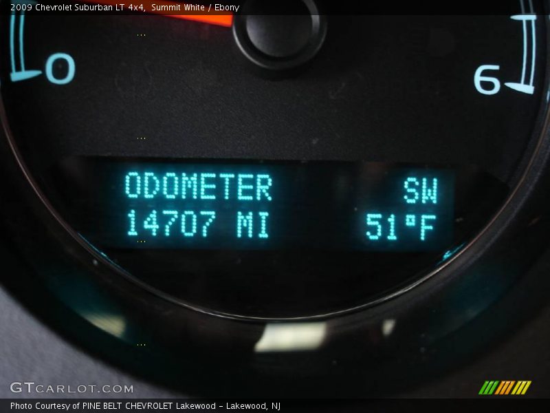 Summit White / Ebony 2009 Chevrolet Suburban LT 4x4