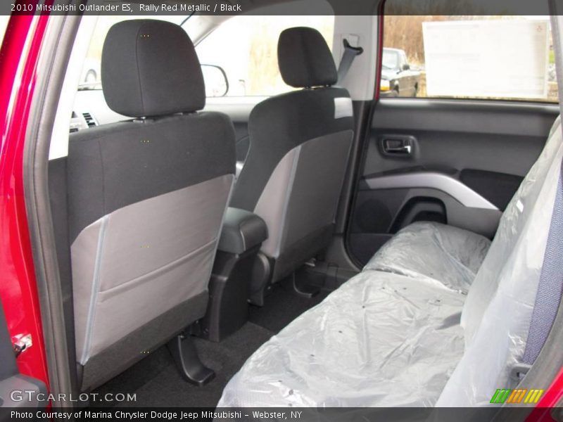 Rally Red Metallic / Black 2010 Mitsubishi Outlander ES