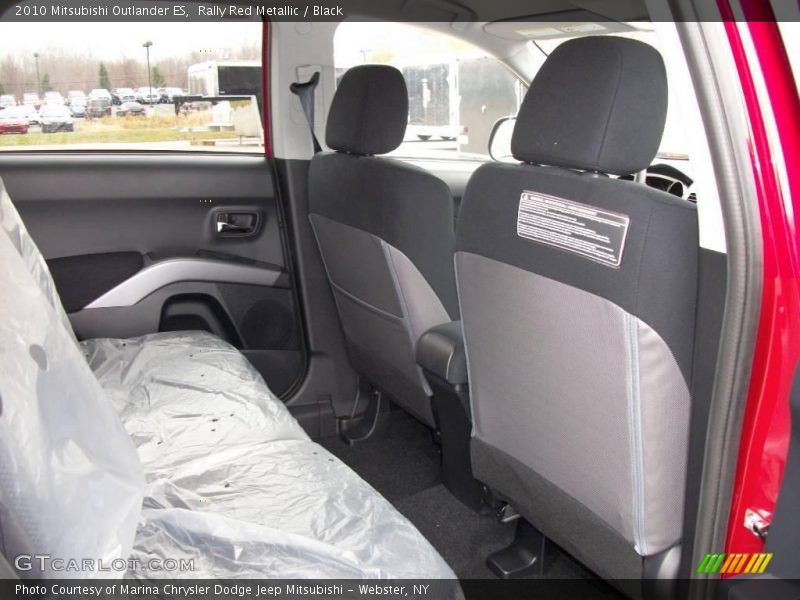 Rally Red Metallic / Black 2010 Mitsubishi Outlander ES