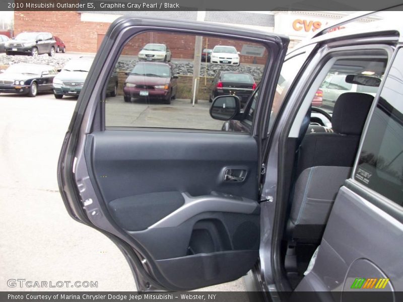Graphite Gray Pearl / Black 2010 Mitsubishi Outlander ES