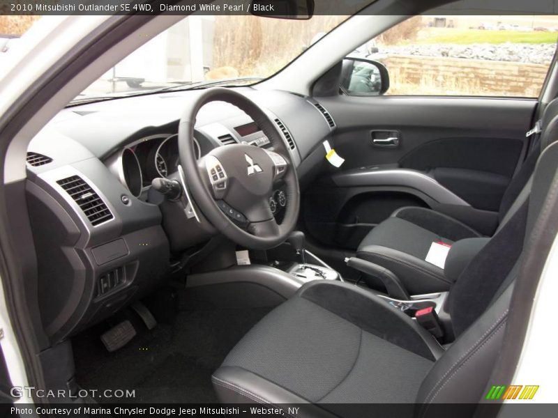 Diamond White Pearl / Black 2010 Mitsubishi Outlander SE 4WD