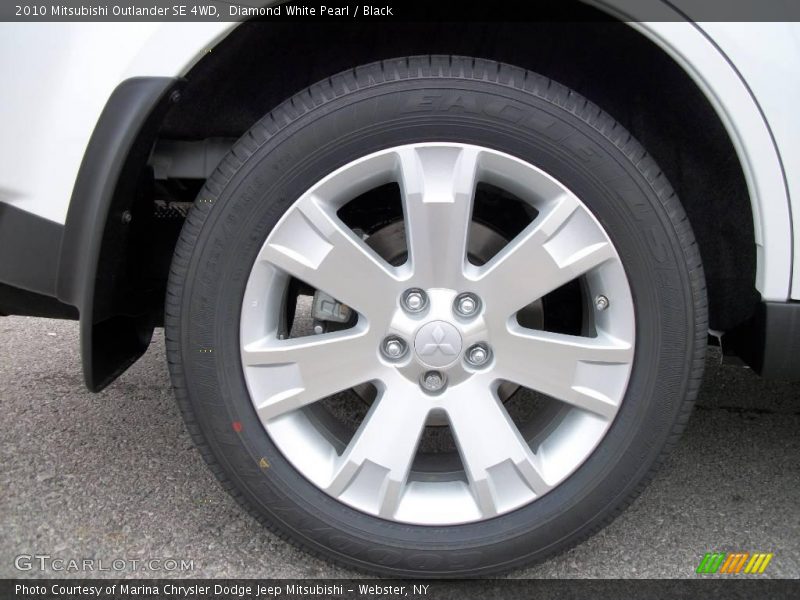 Diamond White Pearl / Black 2010 Mitsubishi Outlander SE 4WD
