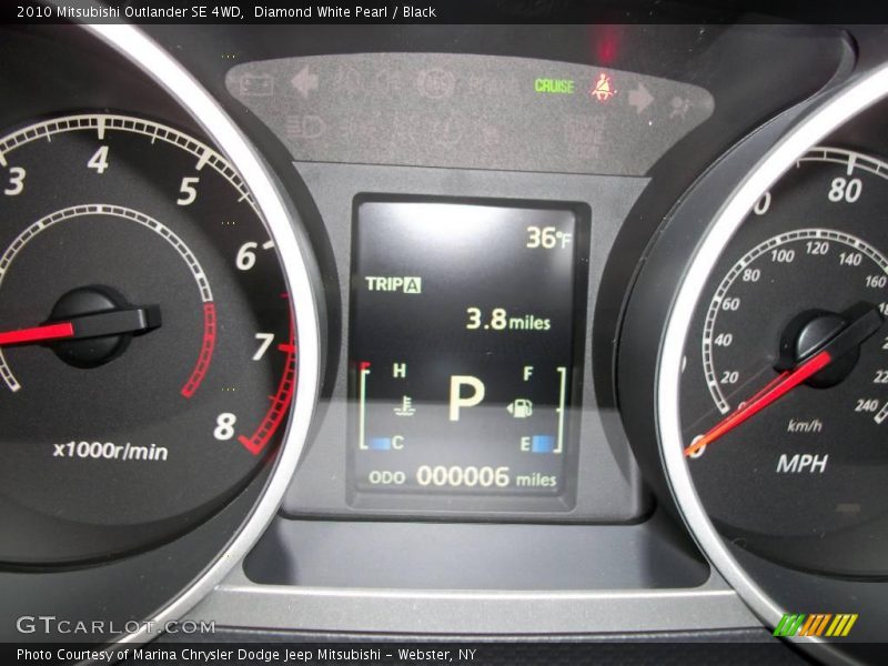 Diamond White Pearl / Black 2010 Mitsubishi Outlander SE 4WD