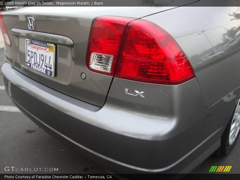 Magnesium Metallic / Black 2005 Honda Civic LX Sedan