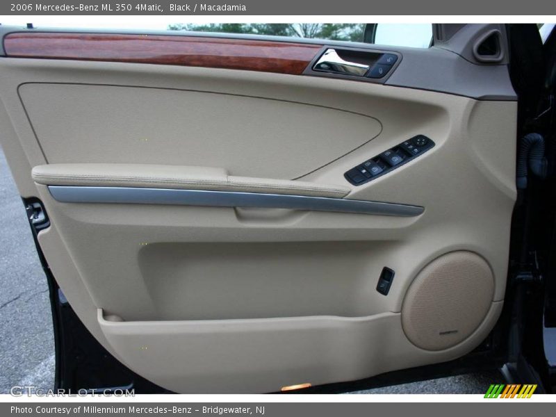 Black / Macadamia 2006 Mercedes-Benz ML 350 4Matic