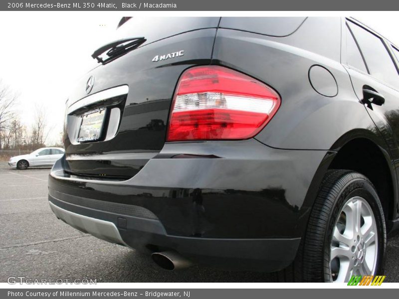 Black / Macadamia 2006 Mercedes-Benz ML 350 4Matic