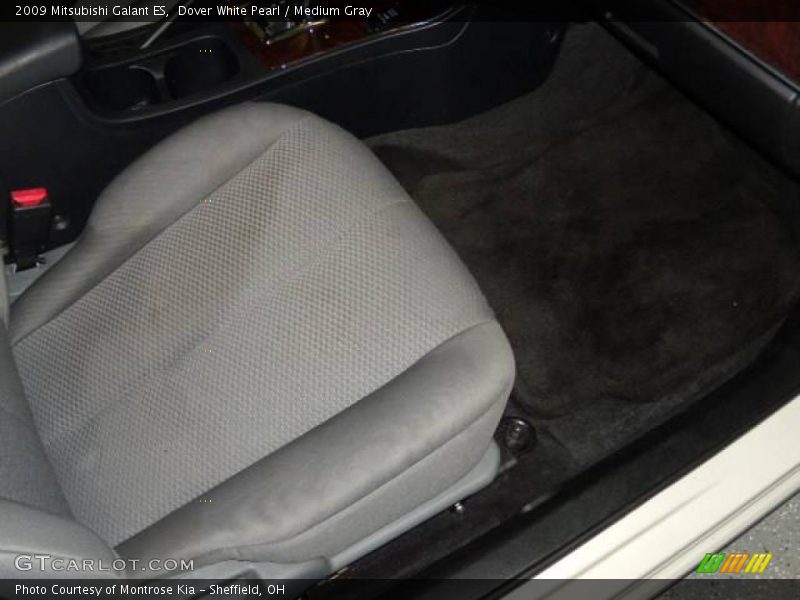 Dover White Pearl / Medium Gray 2009 Mitsubishi Galant ES