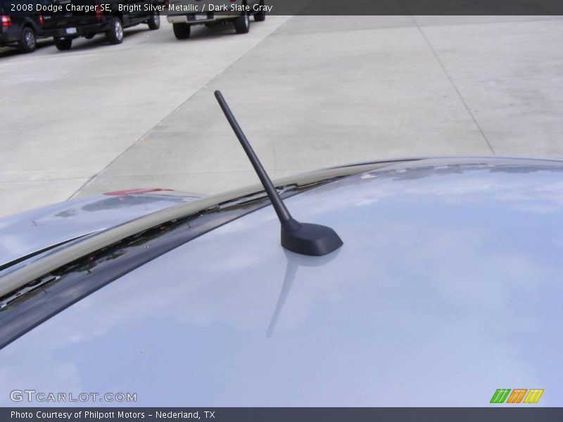 Bright Silver Metallic / Dark Slate Gray 2008 Dodge Charger SE