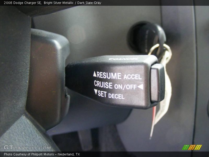 Bright Silver Metallic / Dark Slate Gray 2008 Dodge Charger SE