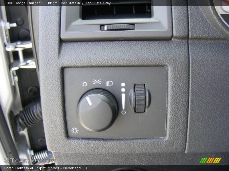 Bright Silver Metallic / Dark Slate Gray 2008 Dodge Charger SE