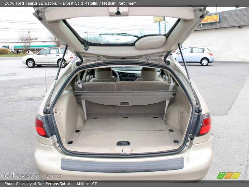 Harvest Gold Metallic / Medium Parchment 2000 Ford Taurus SE Wagon
