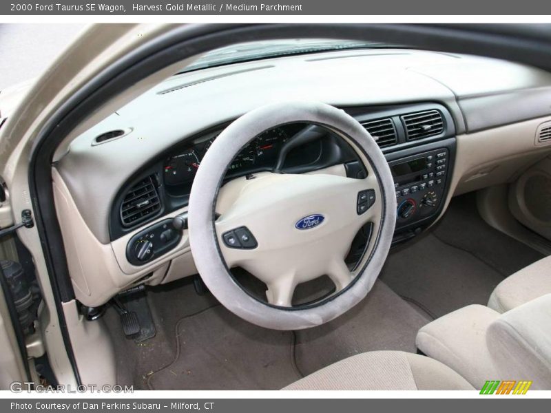 Harvest Gold Metallic / Medium Parchment 2000 Ford Taurus SE Wagon