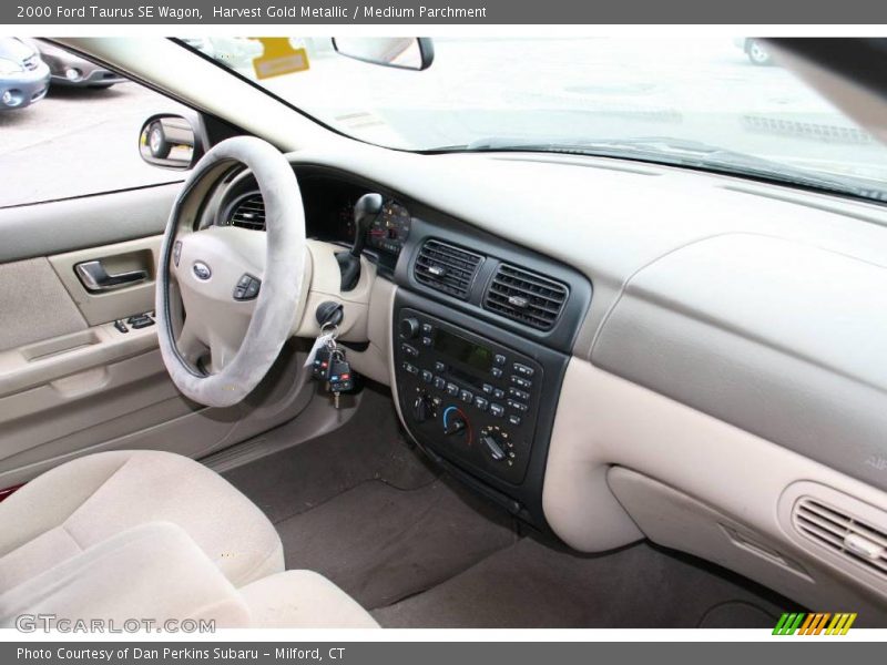 Harvest Gold Metallic / Medium Parchment 2000 Ford Taurus SE Wagon