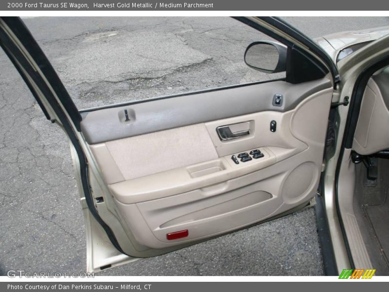 Harvest Gold Metallic / Medium Parchment 2000 Ford Taurus SE Wagon
