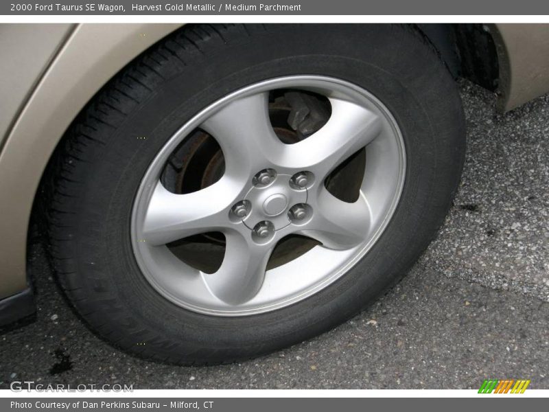 Harvest Gold Metallic / Medium Parchment 2000 Ford Taurus SE Wagon