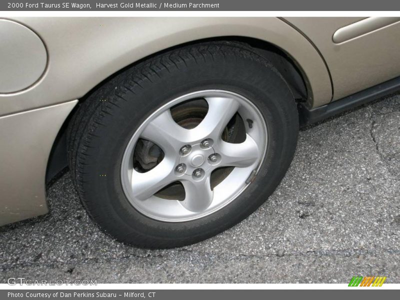 Harvest Gold Metallic / Medium Parchment 2000 Ford Taurus SE Wagon