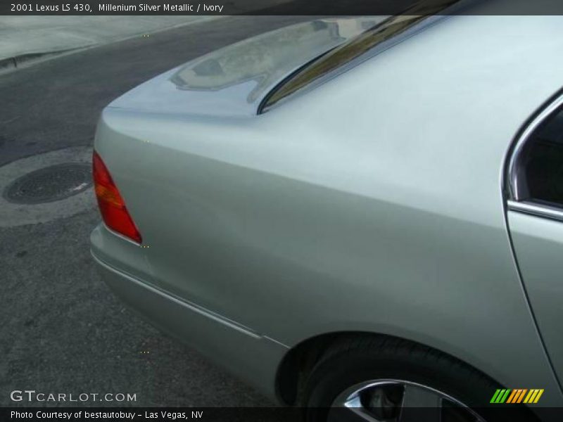 Millenium Silver Metallic / Ivory 2001 Lexus LS 430