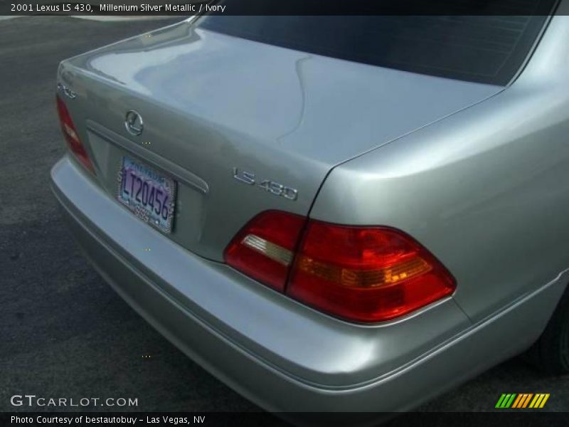 Millenium Silver Metallic / Ivory 2001 Lexus LS 430