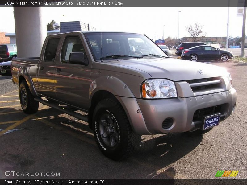 Sand Dune Metallic / Gray 2004 Nissan Frontier XE V6 Crew Cab
