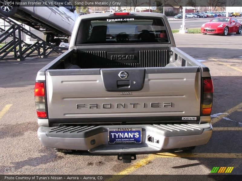 Sand Dune Metallic / Gray 2004 Nissan Frontier XE V6 Crew Cab