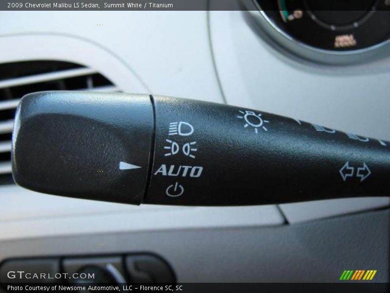 Summit White / Titanium 2009 Chevrolet Malibu LS Sedan