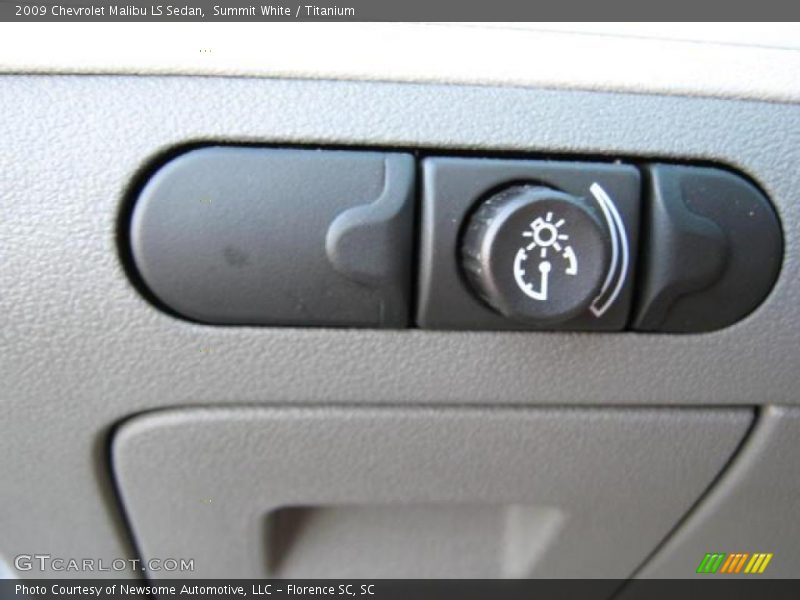 Summit White / Titanium 2009 Chevrolet Malibu LS Sedan