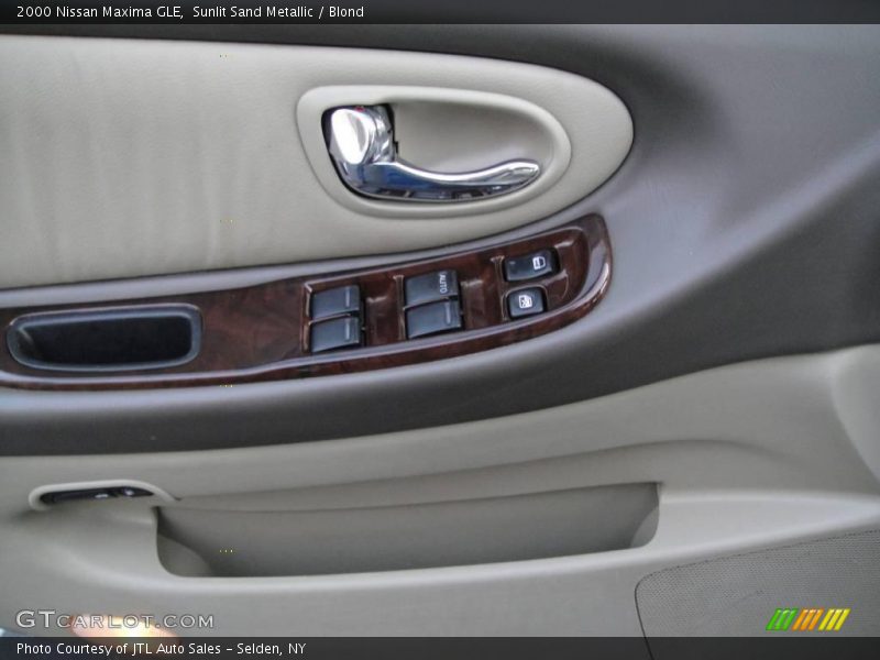 Sunlit Sand Metallic / Blond 2000 Nissan Maxima GLE
