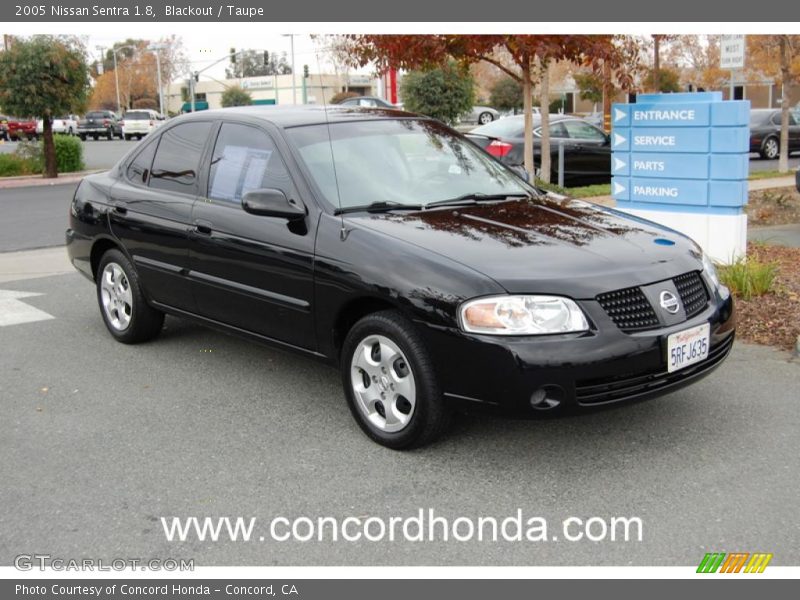 Blackout / Taupe 2005 Nissan Sentra 1.8