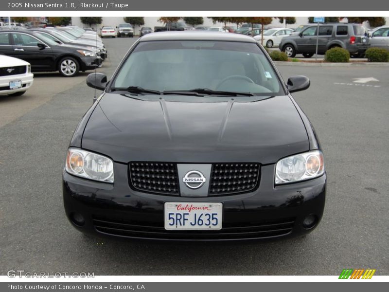 Blackout / Taupe 2005 Nissan Sentra 1.8