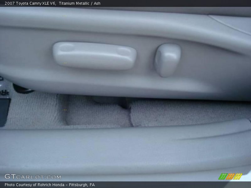Titanium Metallic / Ash 2007 Toyota Camry XLE V6
