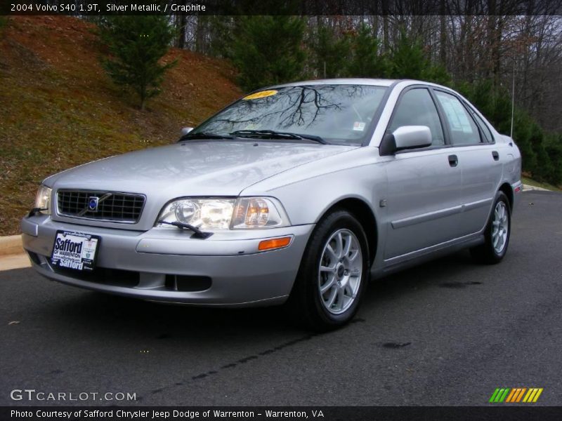 Silver Metallic / Graphite 2004 Volvo S40 1.9T